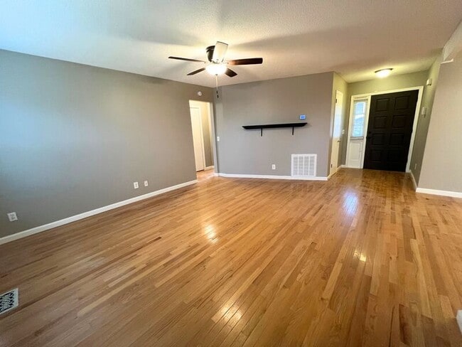 Building Photo - 2805 Big Bend Dr