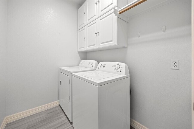 Building Photo - 13305 Chasewood Cove