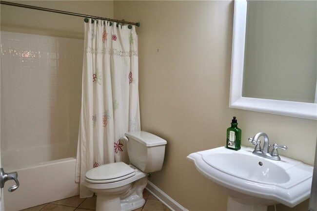 Building Photo - 515 Village Arbor Park NW