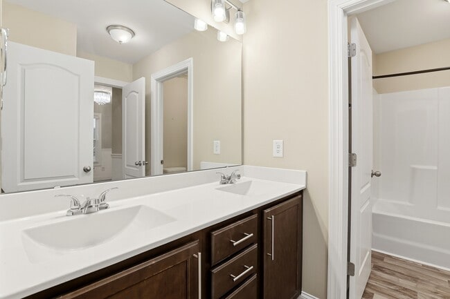 Building Photo - 107 Salmon Ln