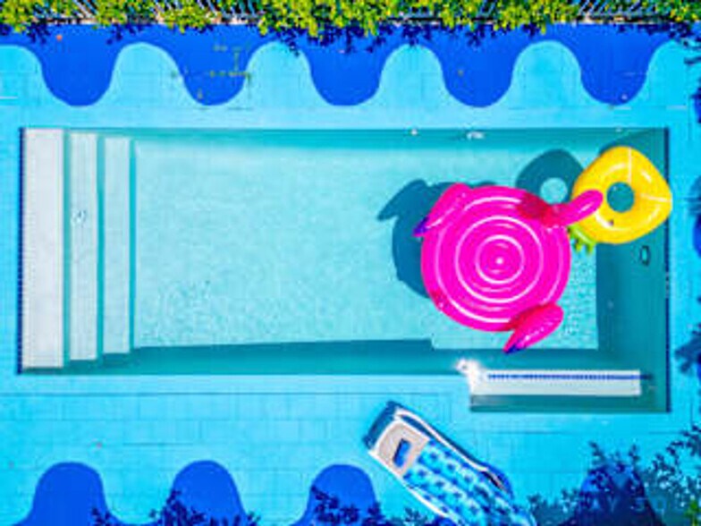 Building Photo - 809 S Ocean Dr