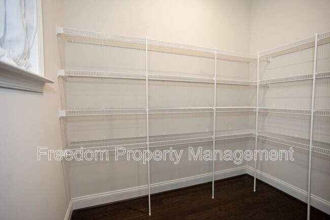 Building Photo - 17137 Branched Oak Rd