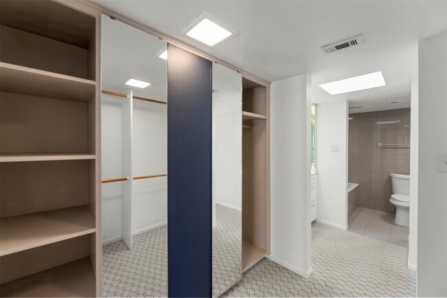 Building Photo - 1201 Autrey St