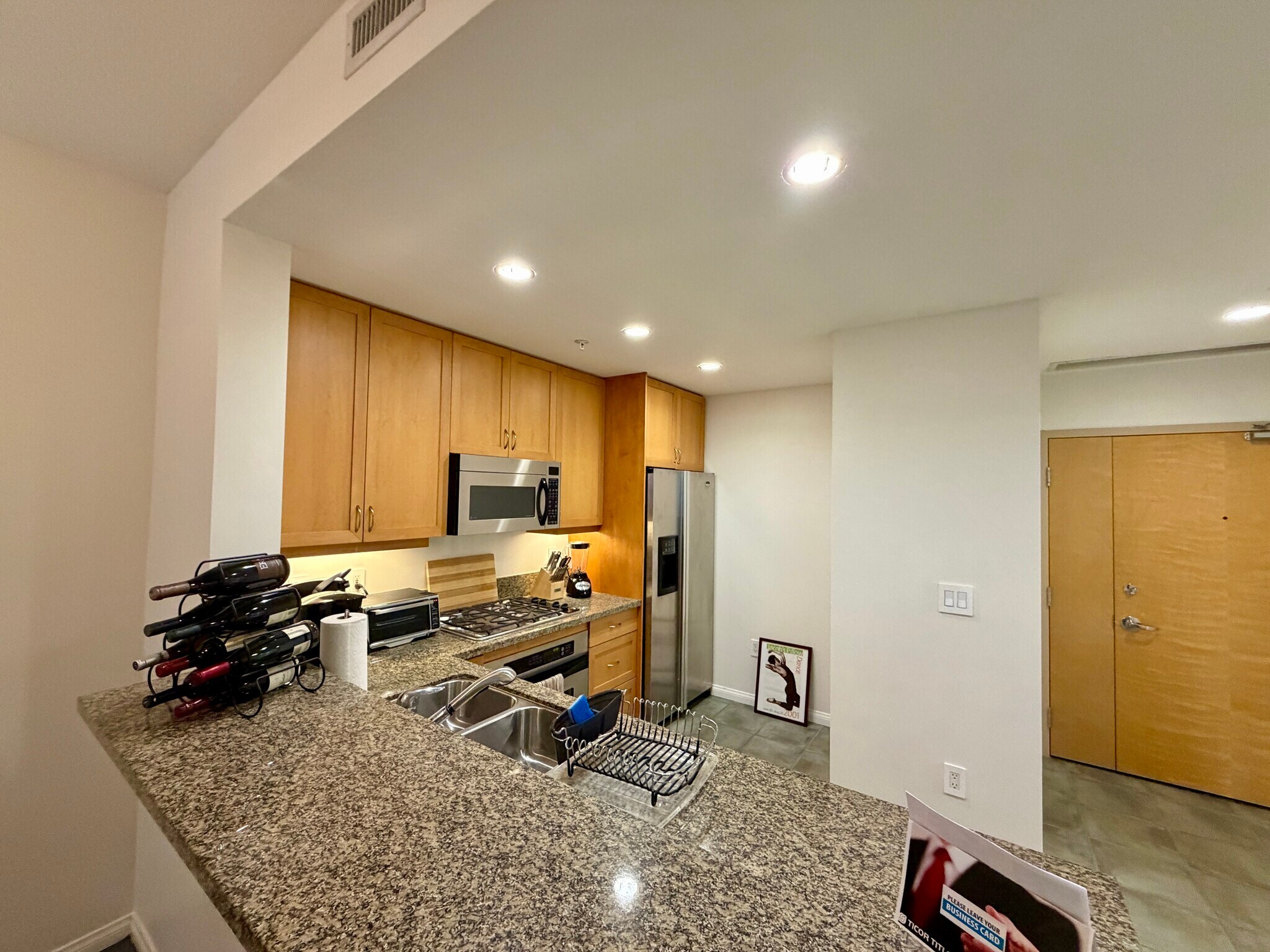 Building Photo - 850 Beech St