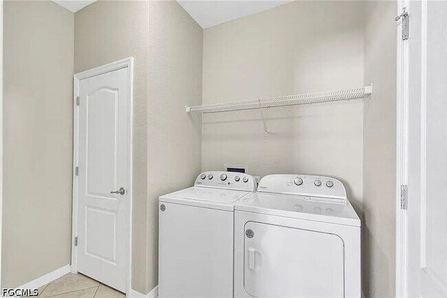 Building Photo - 13092 Silver Thorn Loop