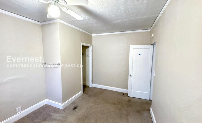 Building Photo - 605 E Santa Inez Ave