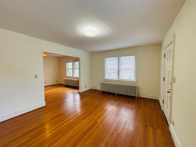 Building Photo - 606 Preston Ave