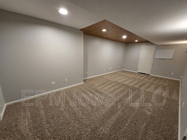 Building Photo - 1138 White Ivy Pl NE
