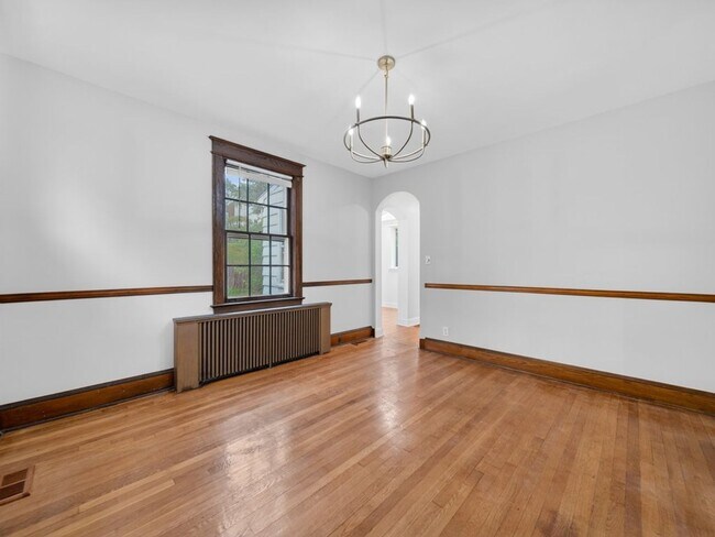 Building Photo - 4024 20th St NE