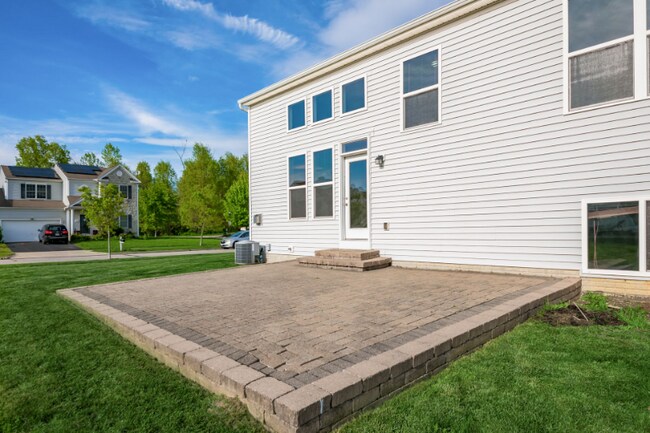 Building Photo - 8865 Sweetshade Dr