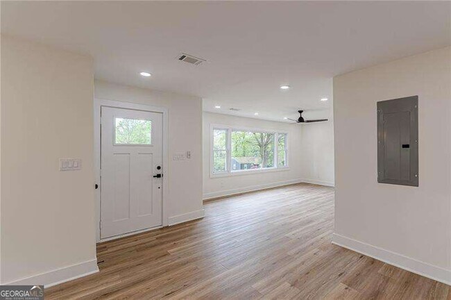 Building Photo - 525 Rosemont Dr