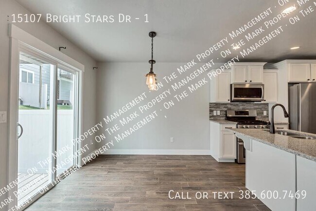 Building Photo - 15107 Bright Stars Dr
