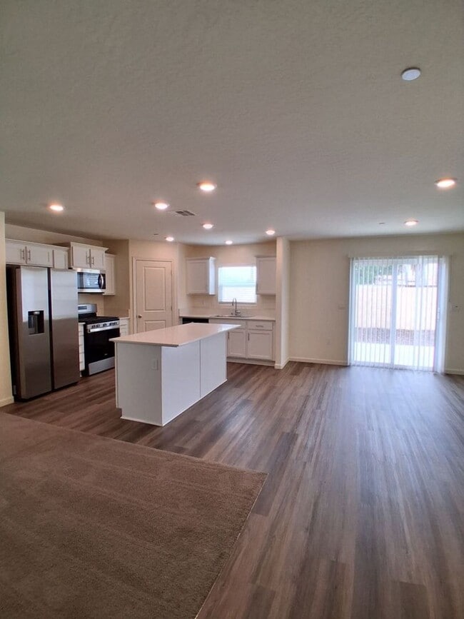 Building Photo - Beautiful Single-Story Home with Solar Included & Spacious Open Floor Plan!