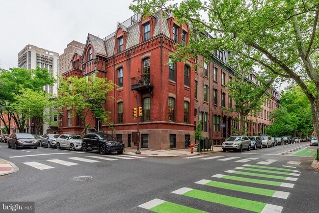 Building Photo - 2047 Spruce St