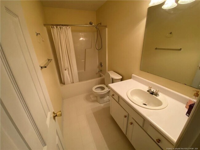 Building Photo - 6501 Ryefield Dr