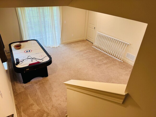 Building Photo - Spacious 3BR Townhome in Middletown