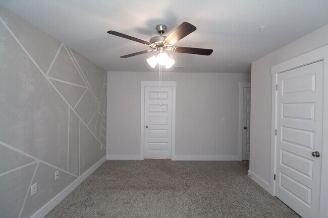 Building Photo - Nature Creek 3BD Townhome w/ Garage, Pool ...