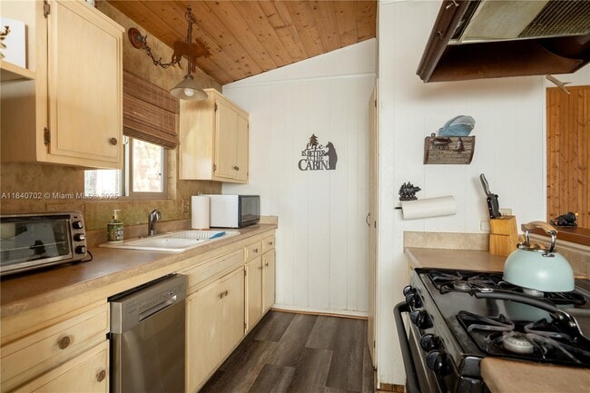 Building Photo - 448 Quail Dr