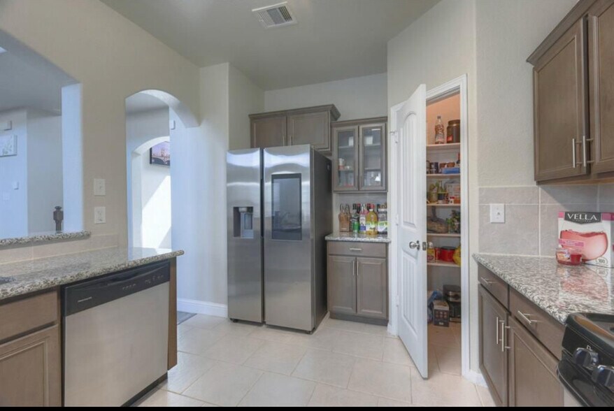 Building Photo - 5555 Casa Martin Dr
