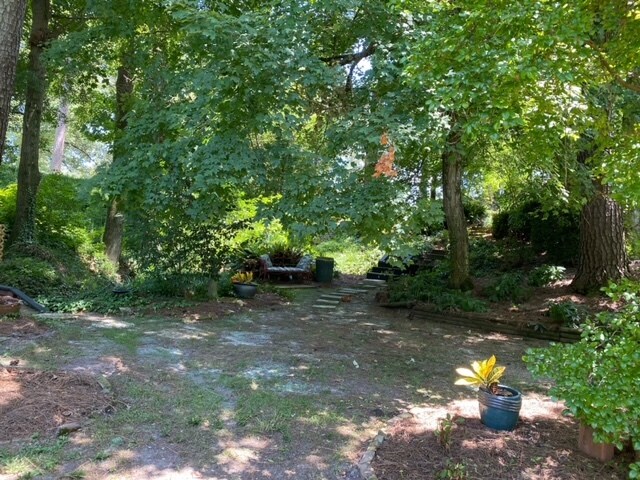 Front Yard Sitting Area II - 862 Forest Ridge Dr W