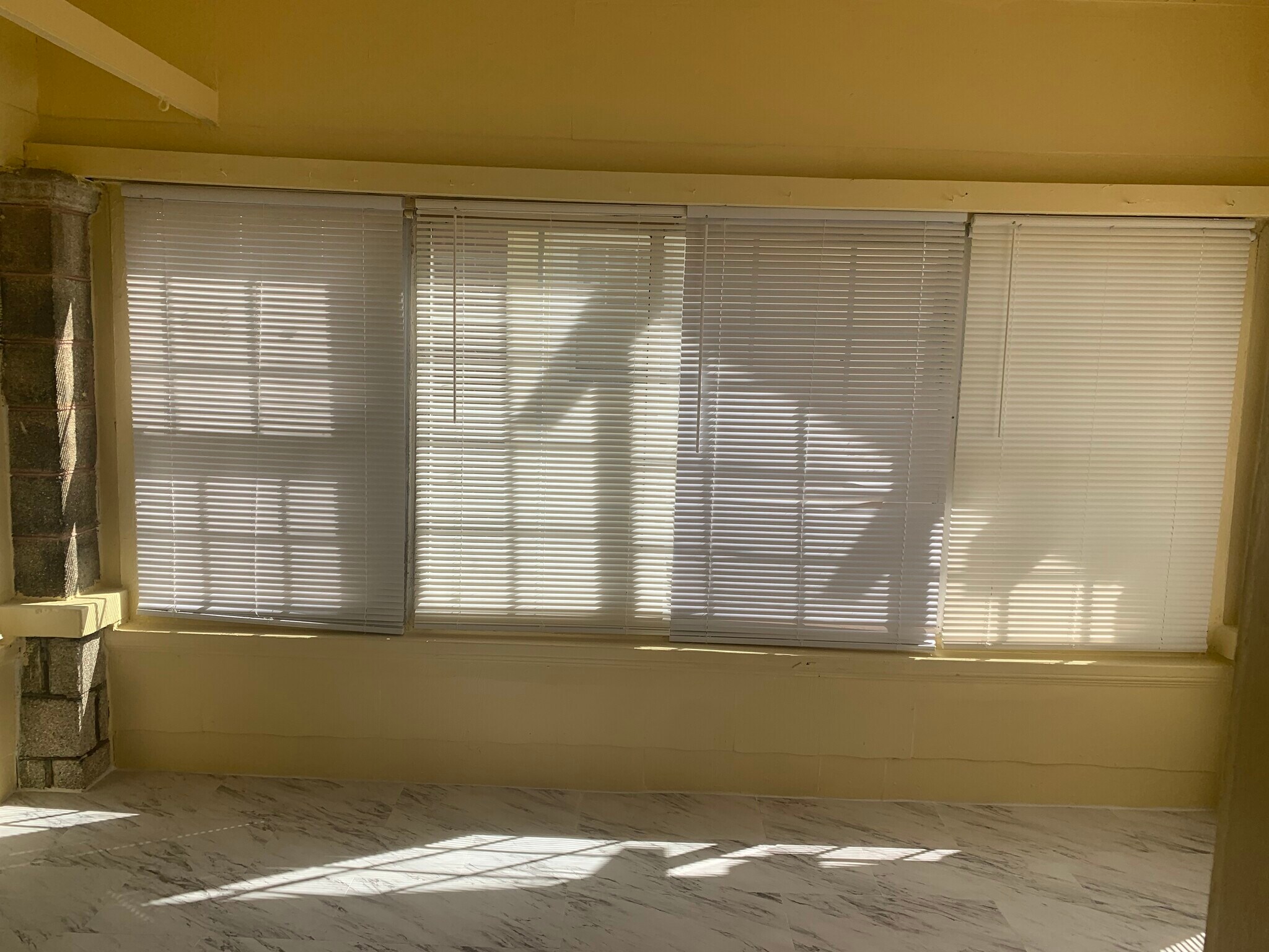 Building Photo - 2210 Dellwood Ave