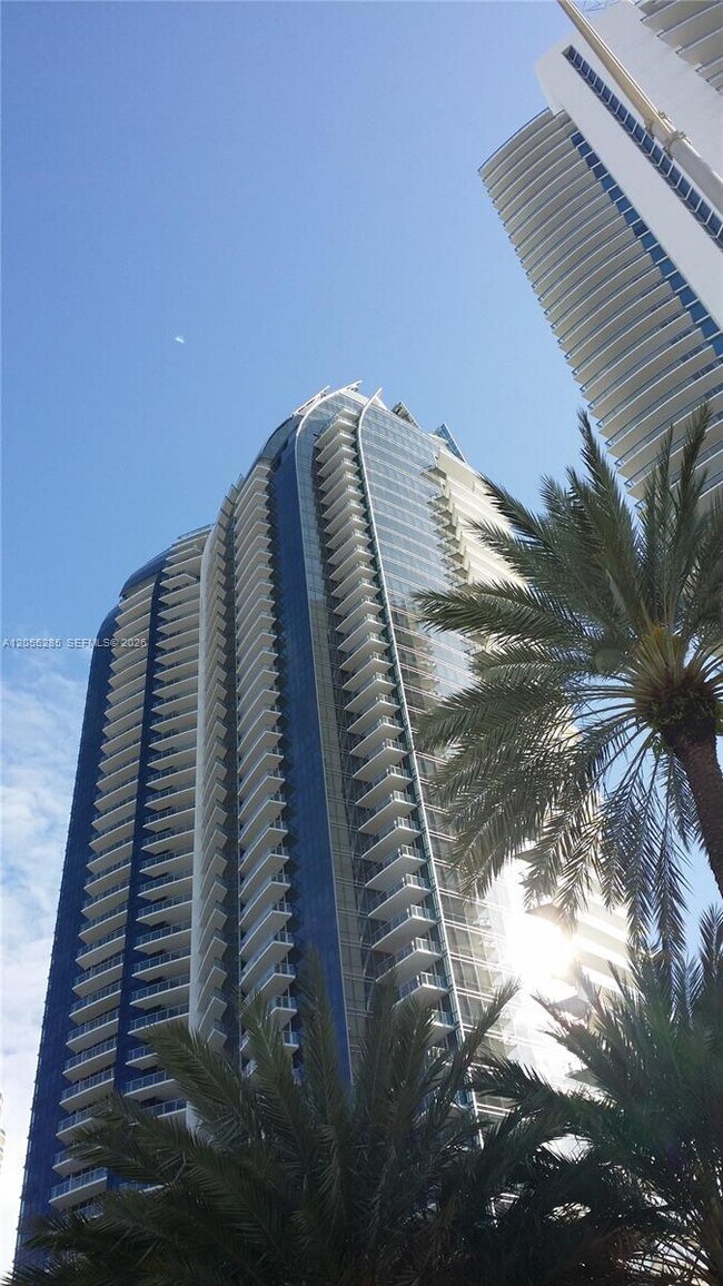 Building Photo - 17121 Collins Ave