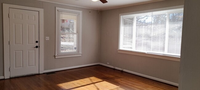 Building Photo - 2 Bedroom 1 bath bungalow in Red Bank TN