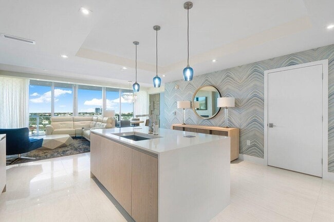 Building Photo - 3100 N Ocean Dr