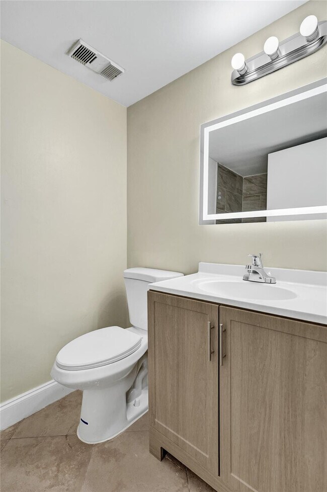 Building Photo - 10733 Cleary Blvd