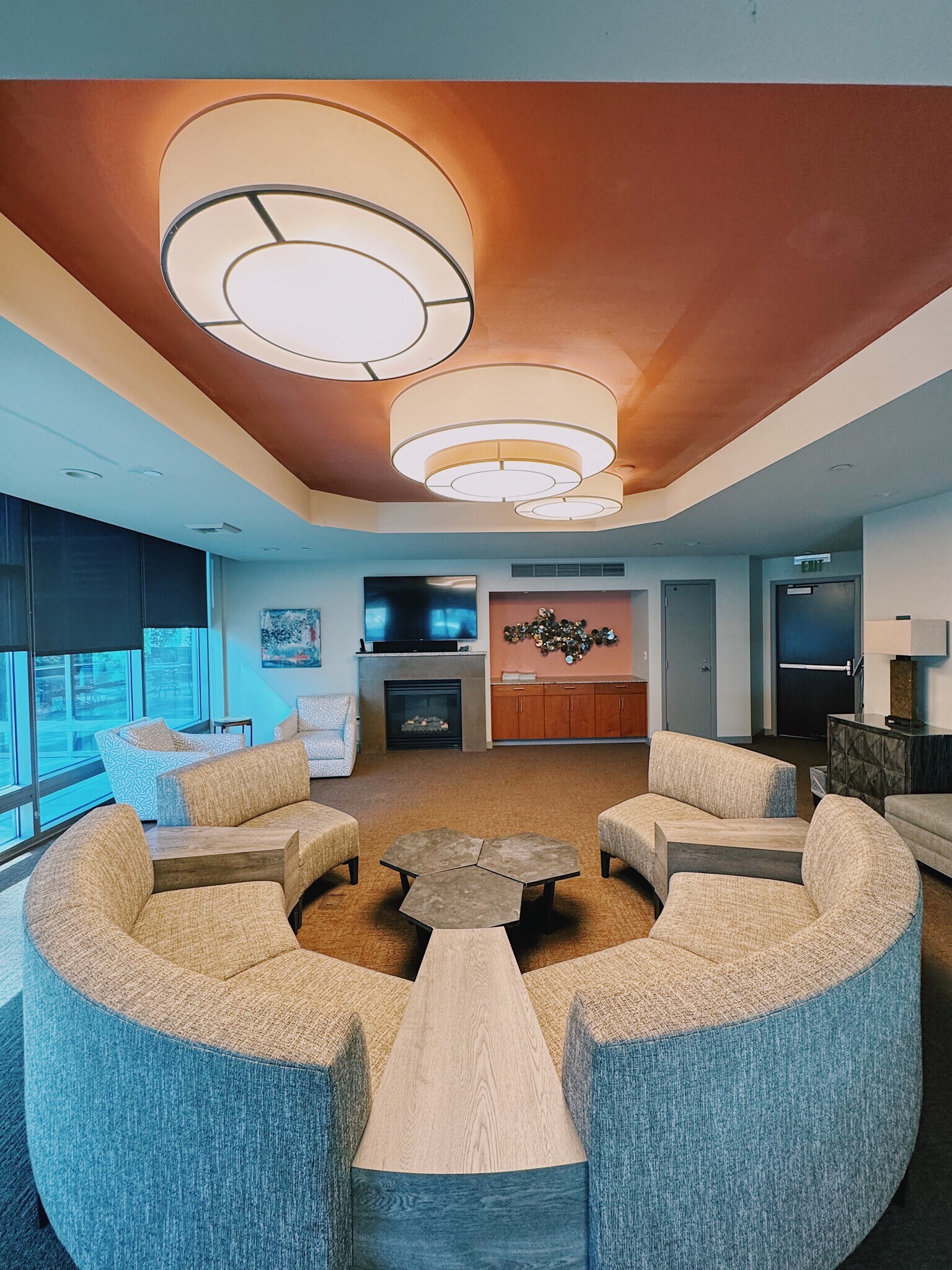 Common Area Lounge - 2033 2nd Ave