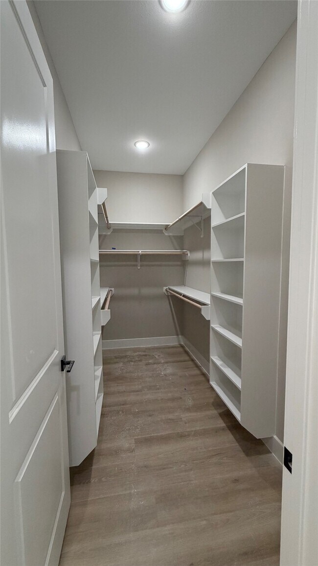 Building Photo - 2615 Piemonte Ave