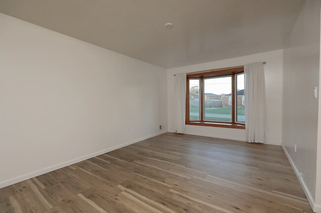 Building Photo - 2509 Paddock Ct