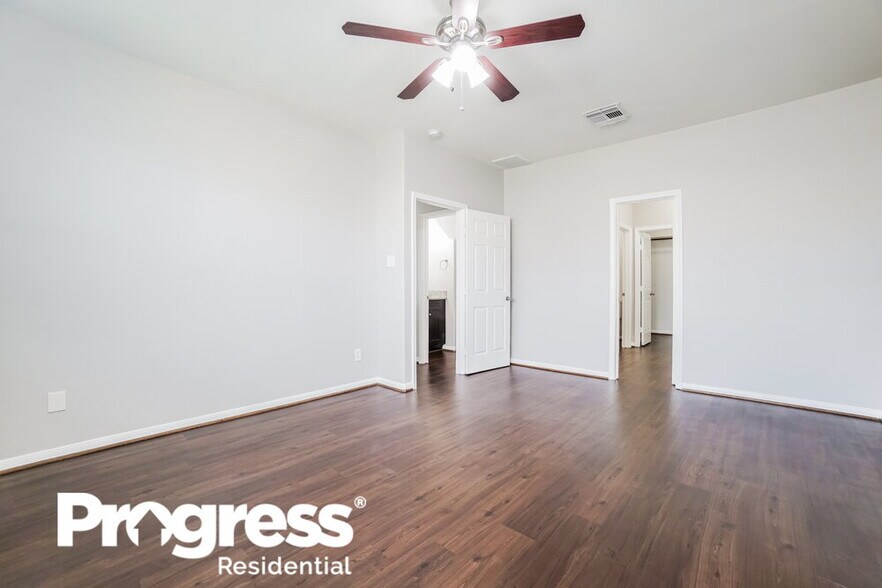 Building Photo - 21839 Octavia Way