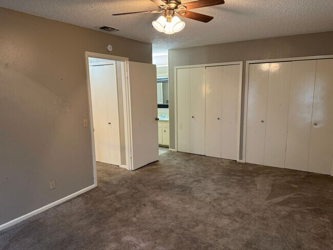 Building Photo - 11814 Song St