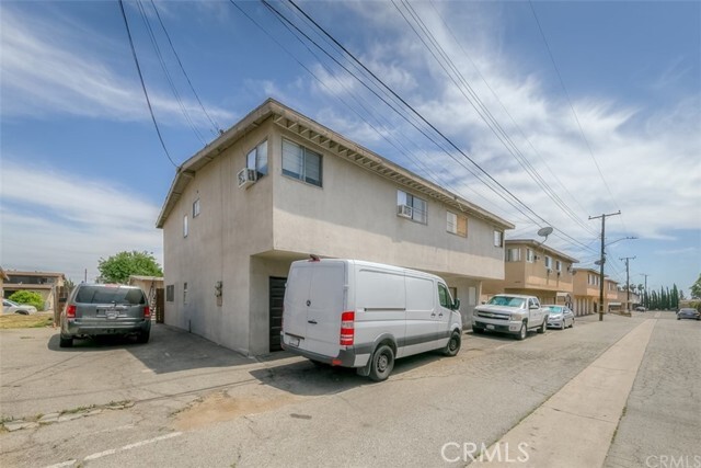 Building Photo - 10360 Amherst Ave