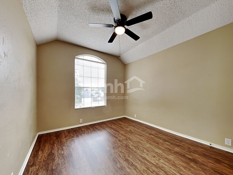 Building Photo - 3406 Broadview Ct