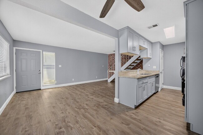 Building Photo - Charming 2-Bed Condo Retreat in Citrus Heights