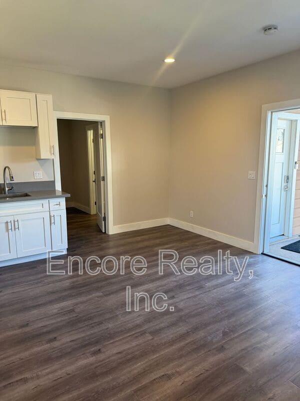 Building Photo - 2143 Second Ave