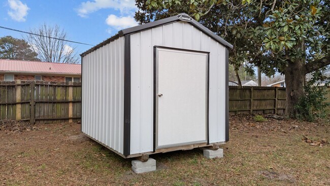 Building Photo - Cozy 3-Bedroom Ranch with Spacious Yard in Smithfield