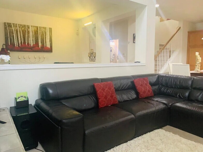 Building Photo - 22531 NE Cascara Cir