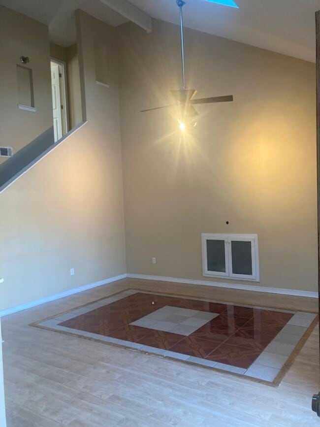 Building Photo - Orange Grove 3 Bedroom