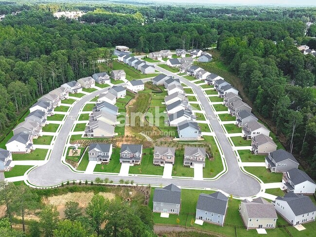 Building Photo - 2018 The Ln NE
