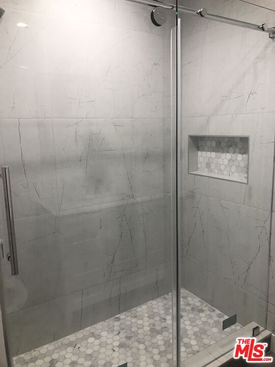 Building Photo - 8635 Cashio St