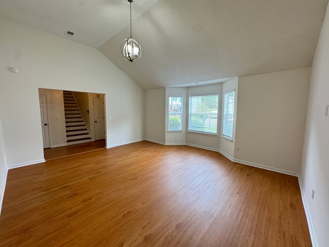 Building Photo - 6718 Pole Creek Dr