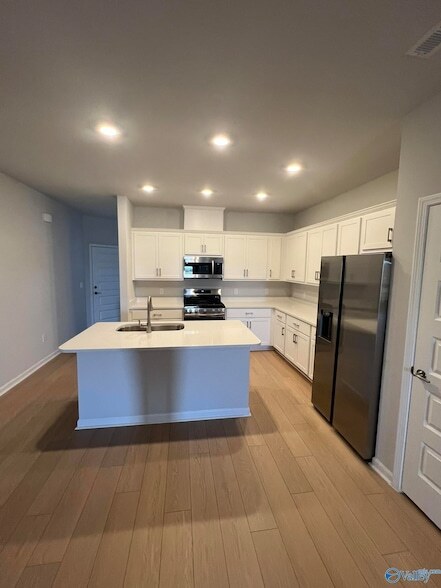 Building Photo - 159 Little Britain St