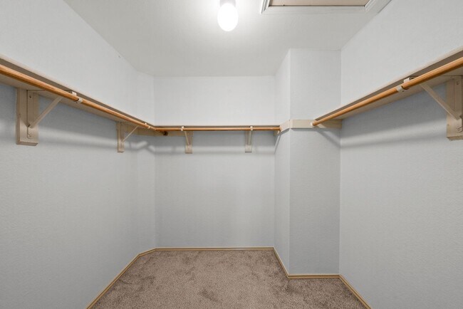 Building Photo - 10410 Cayuse Cove