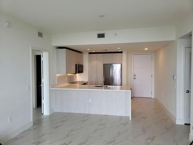 Building Photo - 2000 Metropica Wy