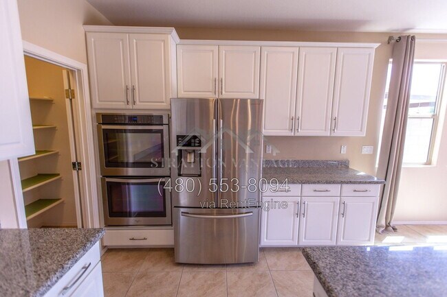 Building Photo - 18295 W Saguaro Ln