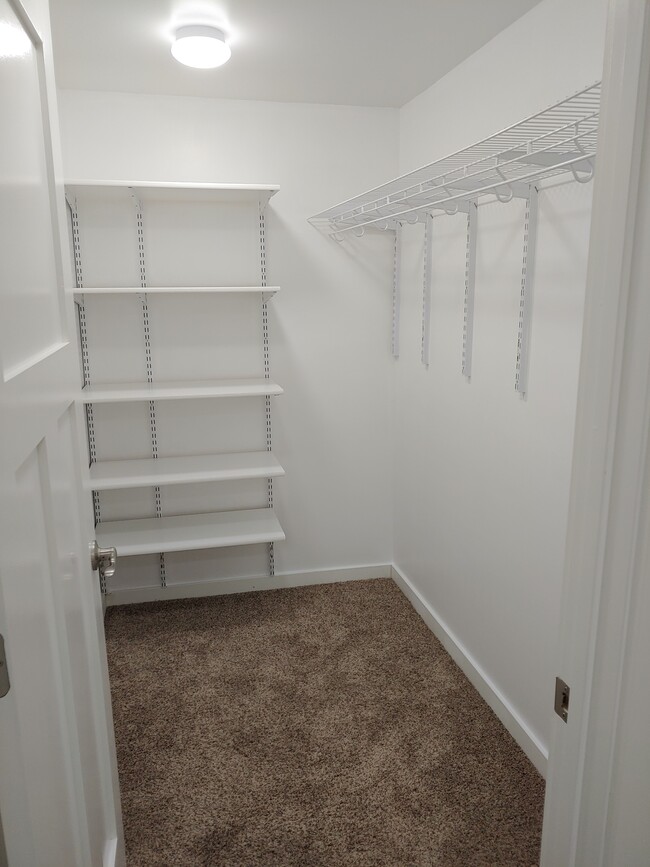 Main Walk-in Closet - 433 E Sleights Rd