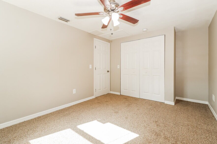 Building Photo - 1508 Albemarle Ct